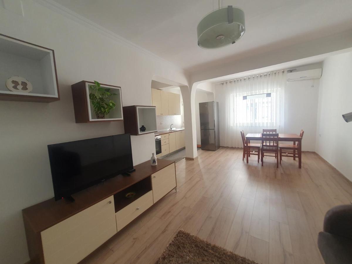Apartment In The Heart Of Tirana , Bllok Exterior foto